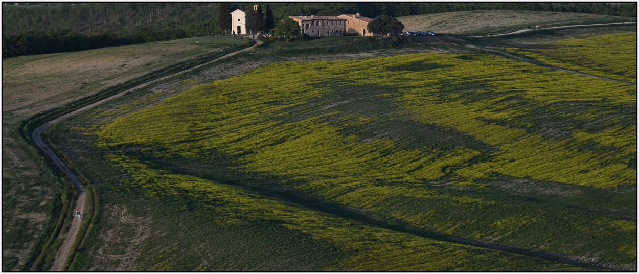 Duben 2024 - v zapadajícím slunci Madonna di Vitaleta chapel