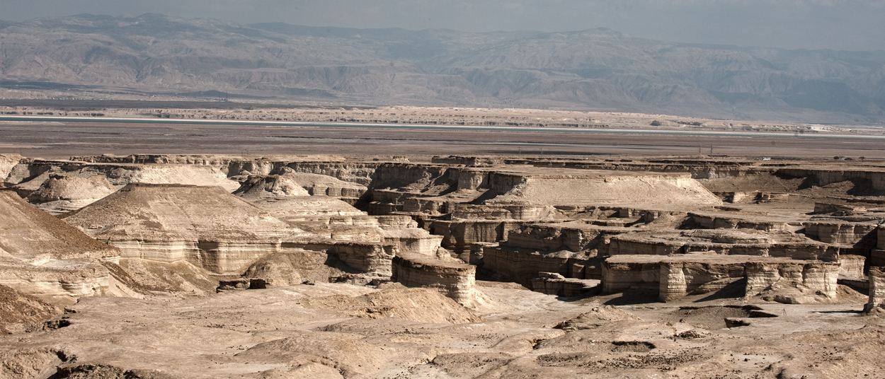 Izrael Dead Sea a na obzoru Jordánsko 2015
