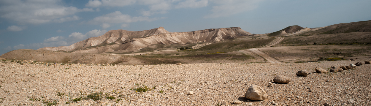Izrael poušť v okolí kibucu Metsoke Dragi nad Dead Sea 2015