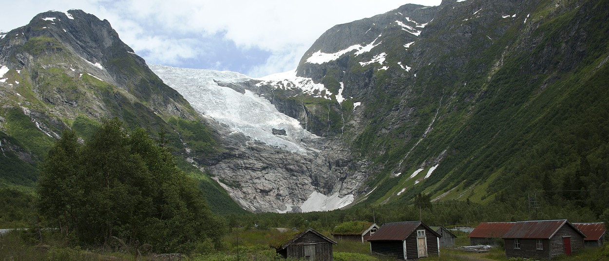 Norsko, červenec, největší ledovec Jostedalsbreen, viděli jsme pouze část splazu