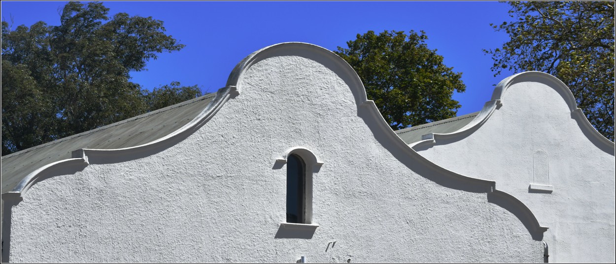 Vinařská oblast Stellenbosch, to se musí vidět a hlavně ochutnat. Zdejší červené víno nemá konkurenci, ještě že nemusím řídit