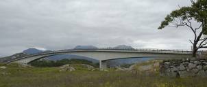 Norsko, červenec, most na ostrov Kalvag