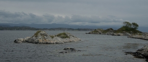 Norsko, ostrůvky v ústí Sognensjenfjordu...